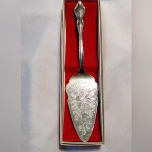 Vintage International Silver Holiday Cake Server